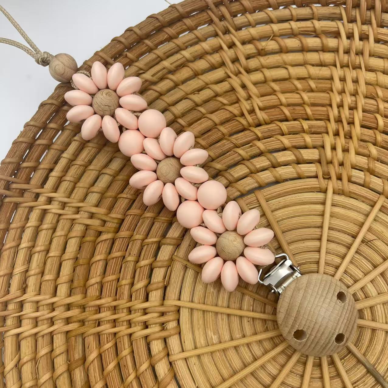 Custom Name Wooden Personalize - Baby Pacifier Clip 리뷰 및 가격